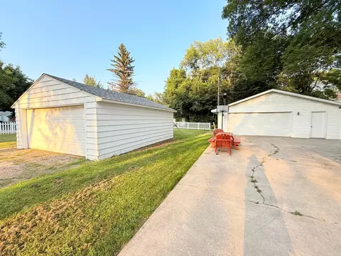 116 N 8th St, Montevideo, MN 56265