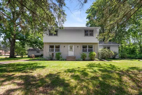 16333 3rd St S, Lakeland, MN 55043