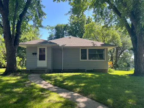 117 4th St, Ortonville, MN 56278