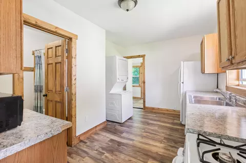 Entry Way - 219 N 10th St, Brainerd, MN 56401 photo 2 of 3