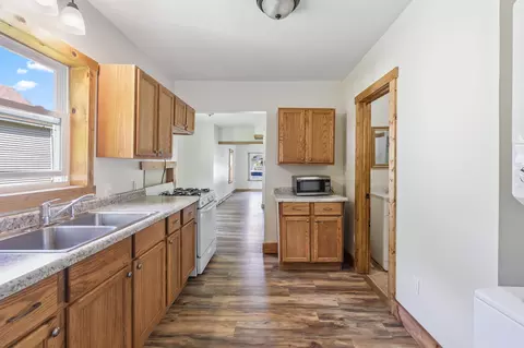 Entry Way - 219 N 10th St, Brainerd, MN 56401 photo 3 of 3
