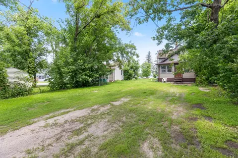 Exterior - 219 N 10th St, Brainerd, MN 56401 photo 2 of 3