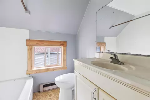 Bath - 219 N 10th St, Brainerd, MN 56401 photo 2 of 2