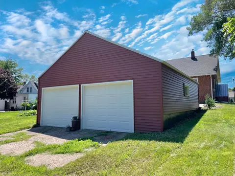 720 W Central St, Springfield, MN 56087 photo 4