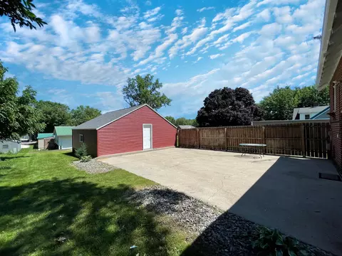 720 W Central St, Springfield, MN 56087 photo 2