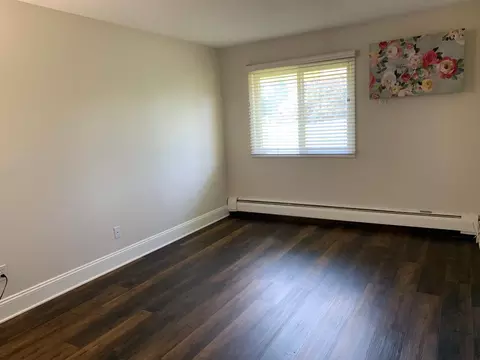 Living - 3420 Golfview Dr #114, Eagan, MN 55123 photo 2 of 3