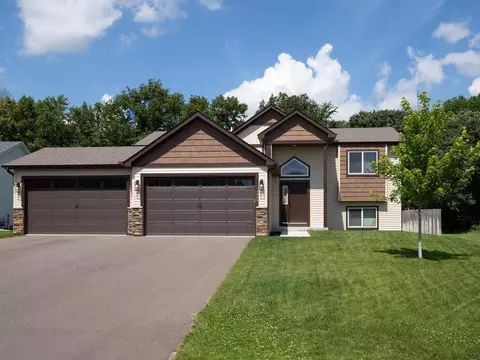 1049 Bellaire Blvd NW, Isanti, MN 55040