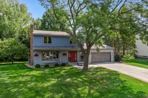 3716 Chatham Ct, Arden Hills, MN 55112
