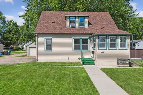 412 Scott St S, Shakopee, MN 55379