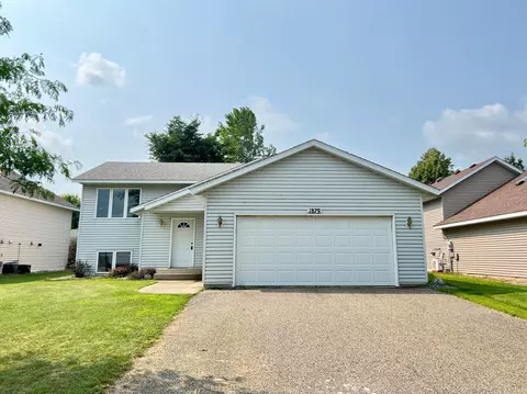 1879 W Shore Dr SW, Hutchinson, MN 55350