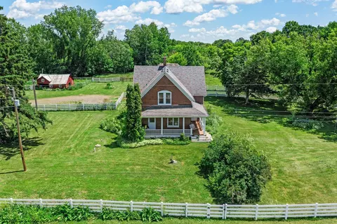 124 Red Oak Rd, Braham, MN 55006