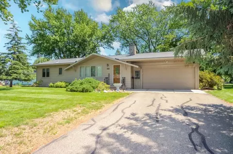 1619 Clare Ct, North Mankato, MN 56003