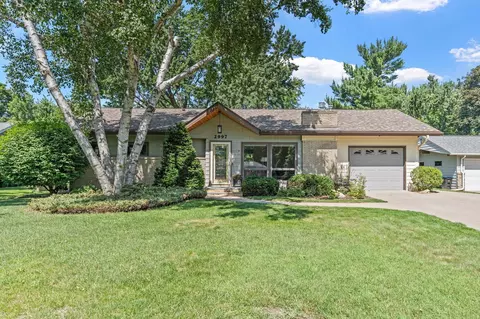2997 Arona St, Roseville, MN 55113
