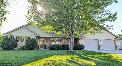 506 6th St SE, Little Falls, MN 56345