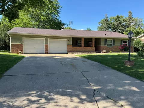 705 3rd St SW, Wells, MN 56097