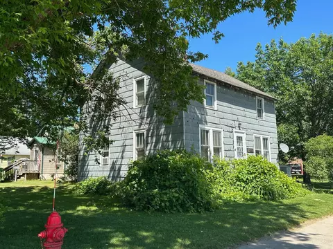 823 NW 5th St, Grand Rapids, MN 55744