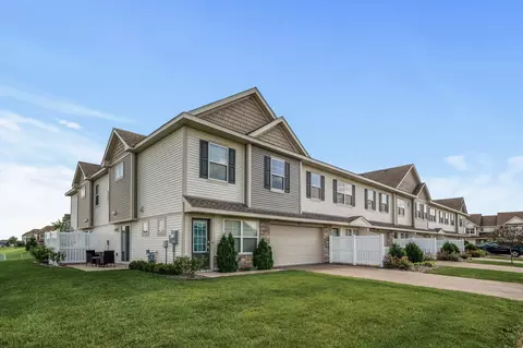 4783 Martingale Dr, Woodbury, MN 55129