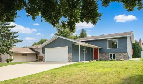 948 41st St NW, Rochester, MN 55901