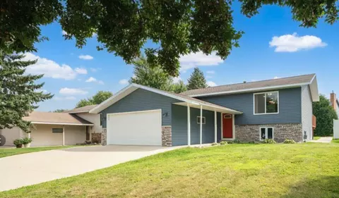 948 41st St NW, Rochester, MN 55901