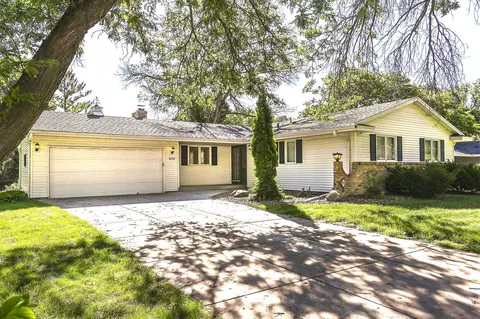 4020 Orleans Ln N, Plymouth, MN 55441