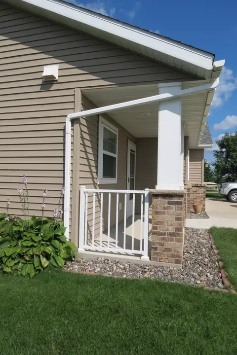 307 14th St N, Cold Spring, MN 56320 photo 5