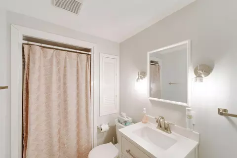 Bath - 4681 Ridge Cliff Dr, Eagan, MN 55122 photo 3 of 3