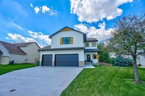 21 Windsor Wood Path, Hudson, WI 54016