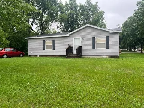 527 S Street St E, Litchfield, MN 55355