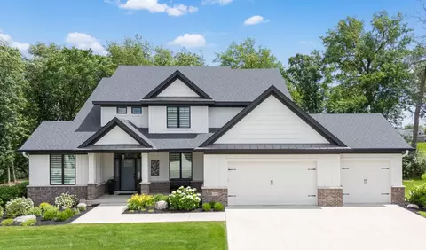 2576 Timber Oaks Rd SW, Rochester, MN 55902