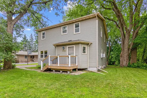 5924 Oakwood Mnr NE, Fridley, MN 55432