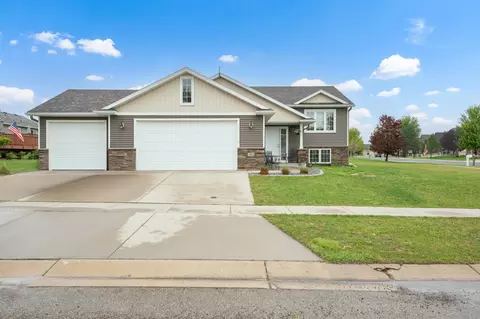 305 13th Ave NW, Kasson, MN 55944