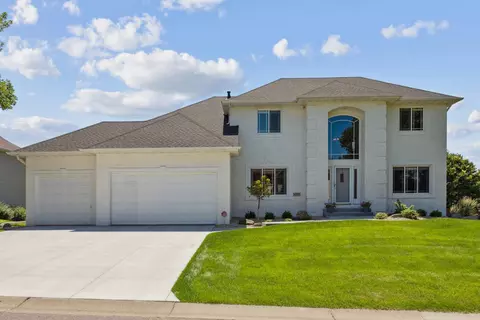 16955 39th Pl N, Plymouth, MN 55446