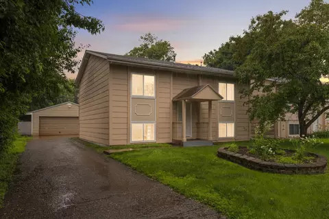 2434 Stewart Ave, Saint Paul, MN 55116