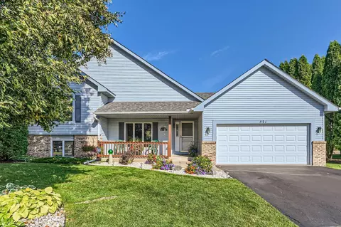 521 Weston Hills Ct, Eagan, MN 55123