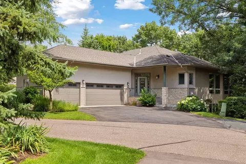 19 Summit Hts, North Oaks, MN 55127