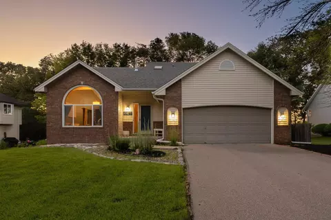 4478 W 150th St, Savage, MN 55378