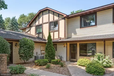 1111 W Royal Oaks Dr, Shoreview, MN 55126