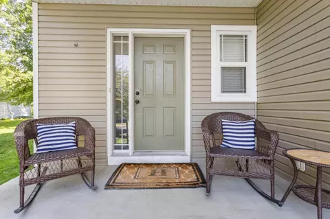 960 Carver Beach Rd, Chanhassen, MN 55317