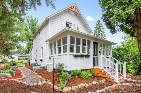 2168 Centerview Ln, Mound, MN 55364
