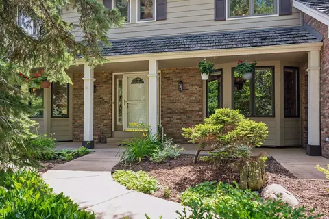 13525 Oak Hill Ct, Eden Prairie, MN 55346
