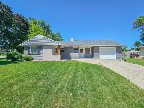 460 S 3rd St, Bird Island, MN 55310 photo 3
