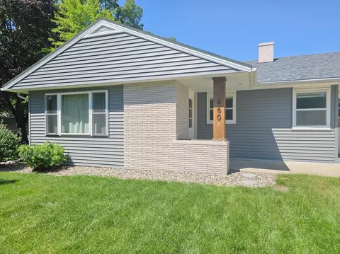 460 S 3rd St, Bird Island, MN 55310 photo 4