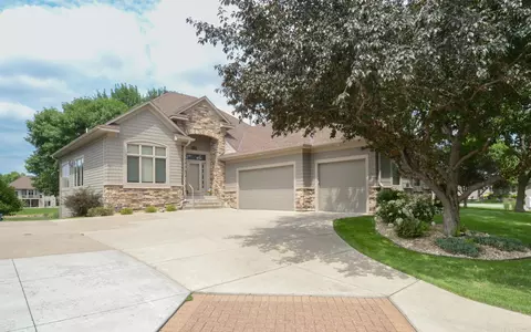 2380 Lehman Ln NE, Blaine, MN 55449