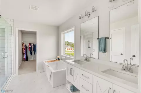 Bath - 6176 Marigold Loop S, Fargo, ND 58104 photo 3 of 8