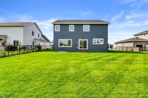 Exterior - 6176 Marigold Loop S, Fargo, ND 58104 photo 6 of 9