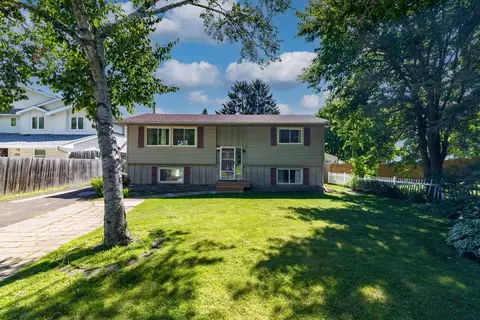 1958 6th St N, North Saint Paul, MN 55109