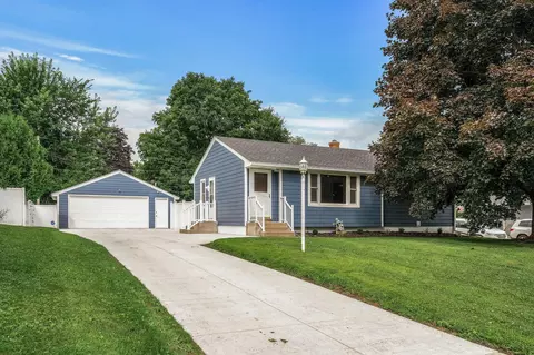 47 Mcclelland St N, Maplewood, MN 55119