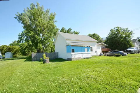 506 3rd Ave SE, Dodge Center, MN 55927