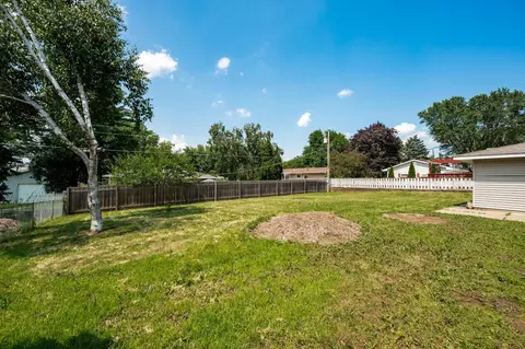 Exterior - 4017 Mica Trl, Eagan, MN 55122 photo 2 of 4