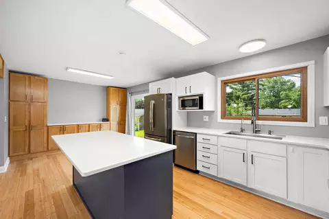 Kitchen - 4017 Mica Trl, Eagan, MN 55122 photo 3 of 4
